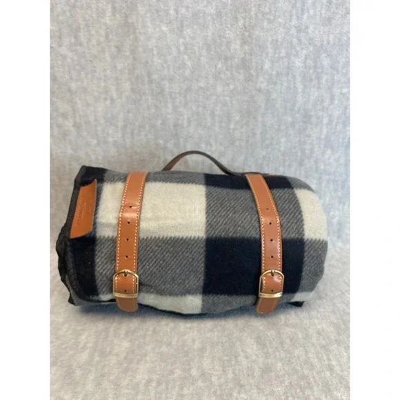 PortableAnd Outdoor Picnic Blanket Buffalo Check with Carry Straps‎ Waterproof - Picture 8 of 8